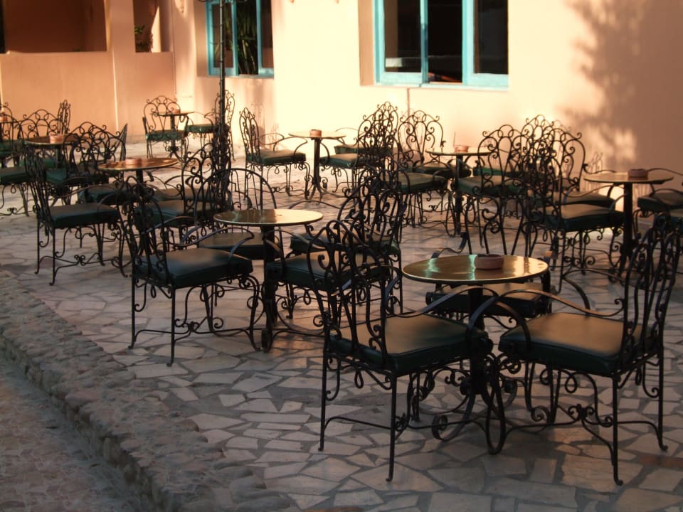 Sitzgelegenheiten für die Abendanimation Giftun Azur Resort