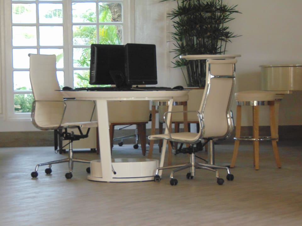 PCs in der Lobby Azul Beach Resort Negril by Karisma