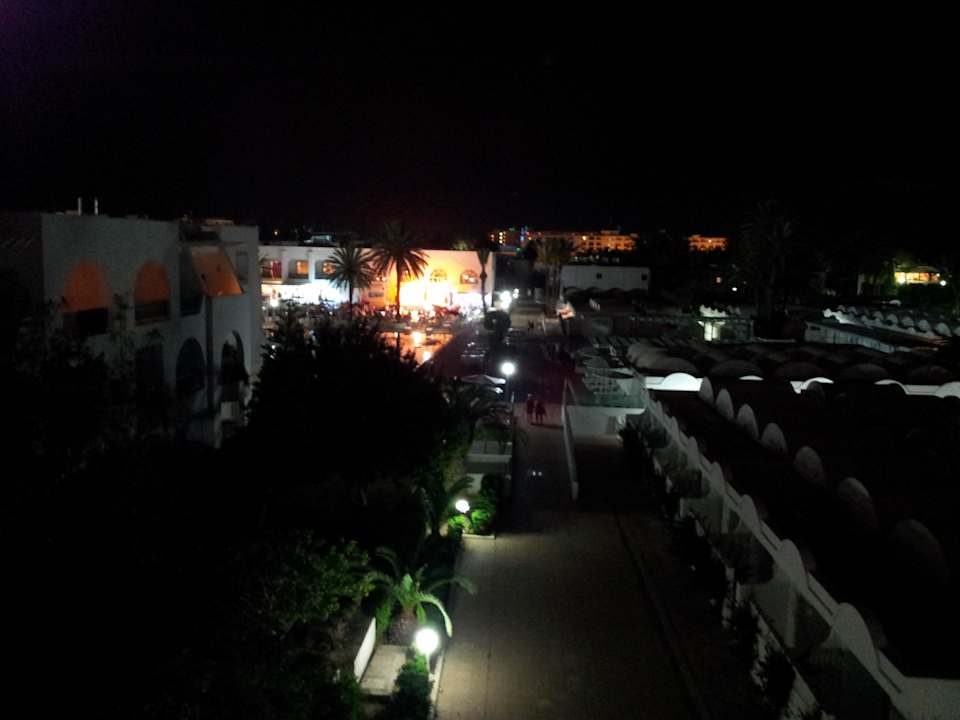 Blick zur Bühne beim Abendprogramm El Mouradi Club Kantaoui