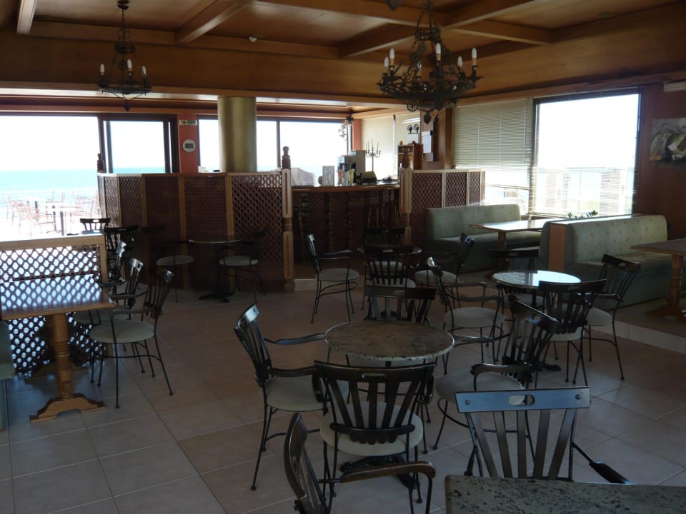 Hotel-Innenbar Civitel Creta Beach
