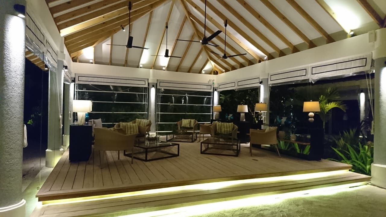 Lobby - Abendstimmung NH Collection Maldives Havodda Resort