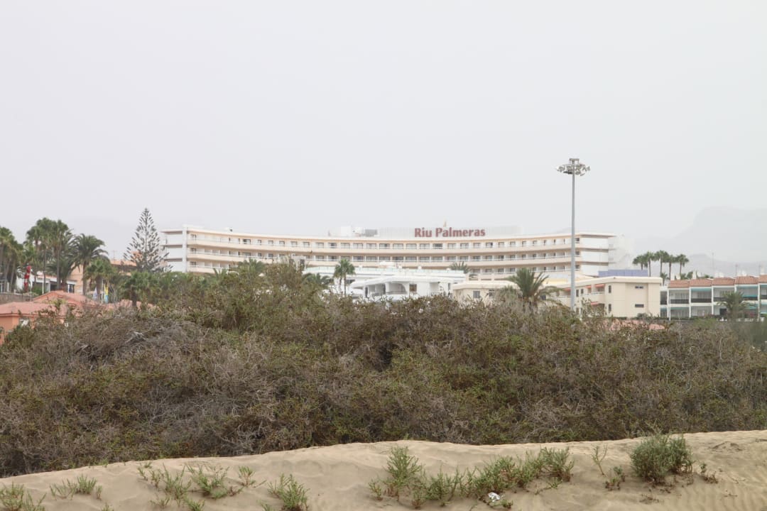 So sieht man das Hotel vom Meer aus Hotel Riu Palace Palmeras