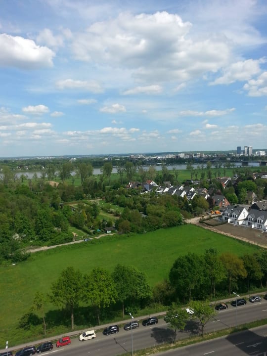 Blick zum Rhein Lindner Hotel Dusseldorf Seestern, part of JdV by Hyatt