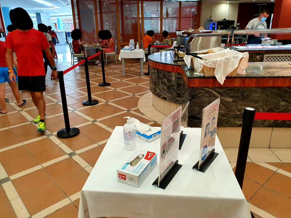 Gastro HL Miraflor Suites Hotel