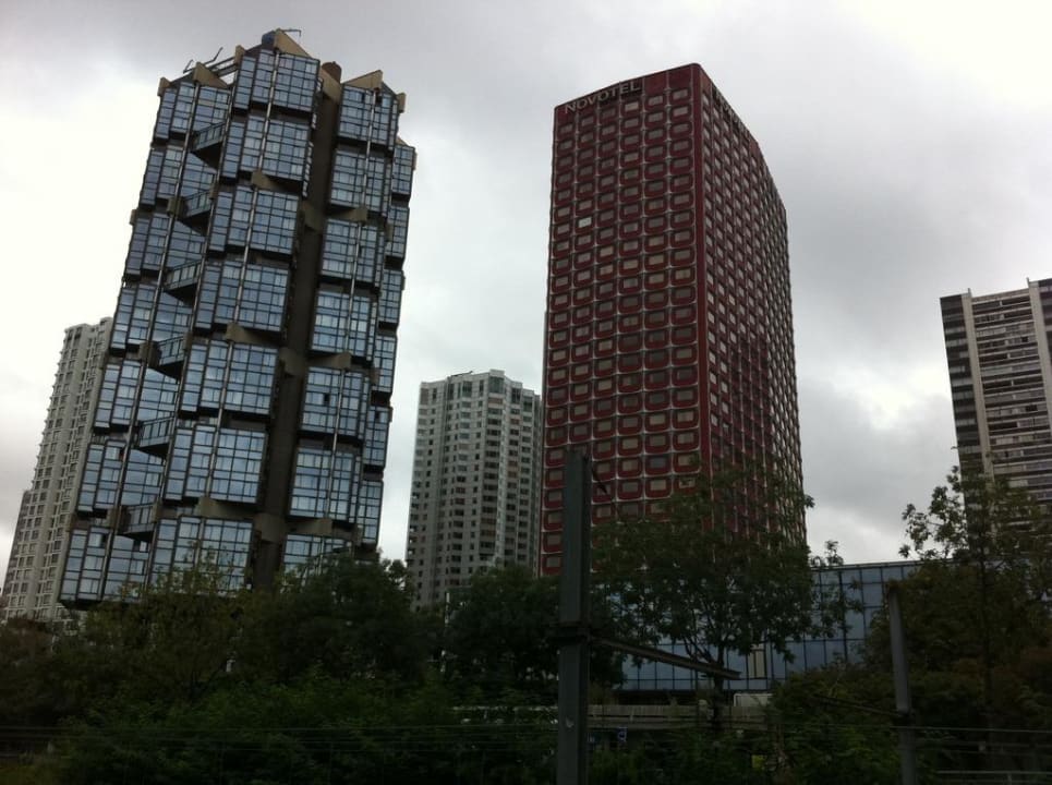 Das Adagio zwischen den anderen Häusern Adagio City Aparthotel Tour Eiffel