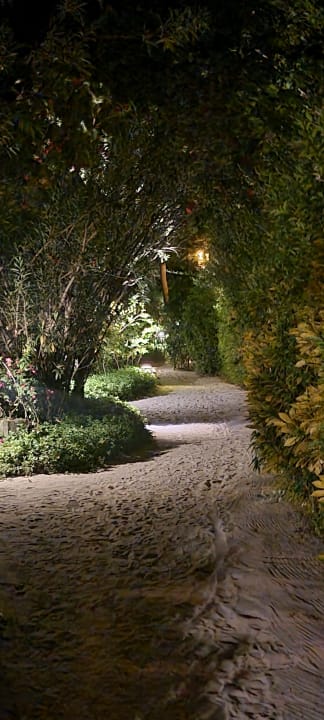 Gartenanlage Komandoo Island Resort & Spa - Adults only