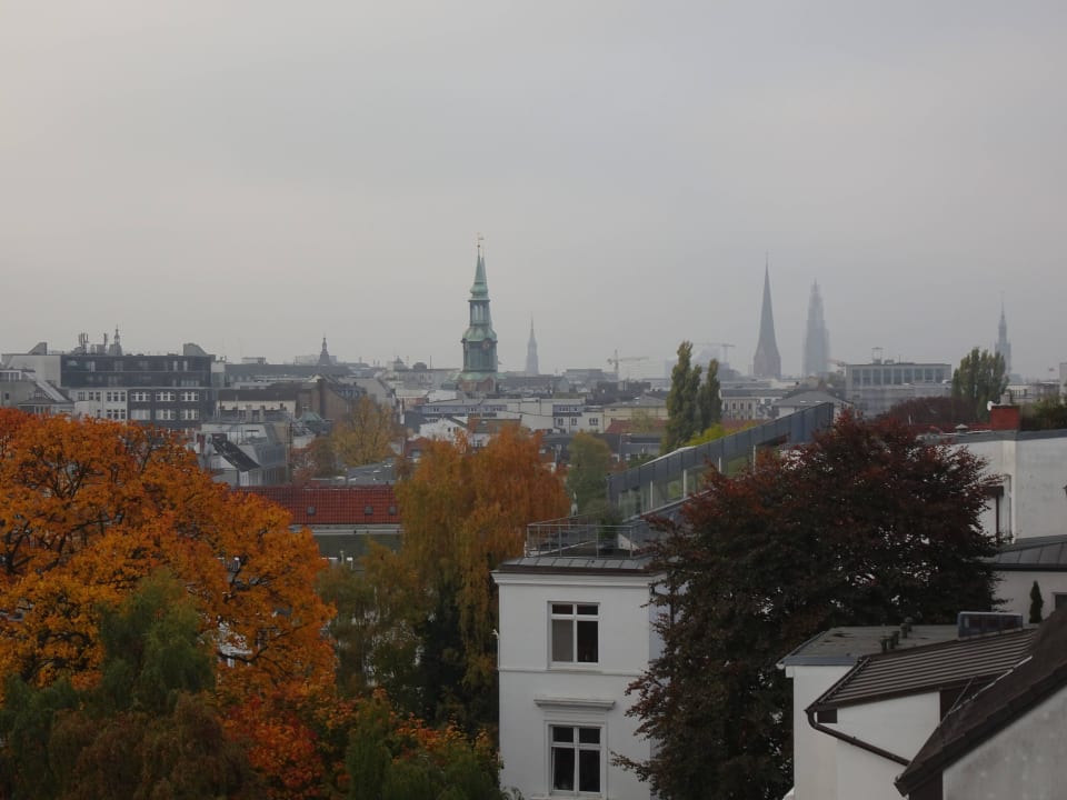 Vom Hoteldach auf die Stadt Relexa Hotel Bellevue Hamburg