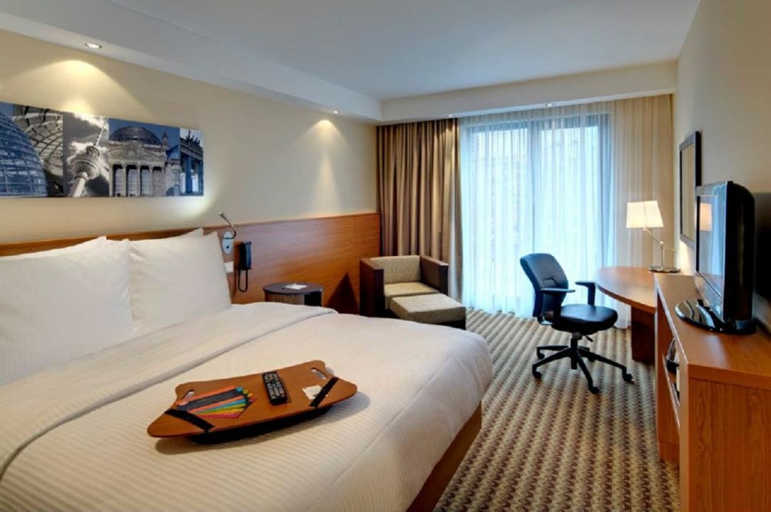 Zimmer Hampton by Hilton Berlin City West