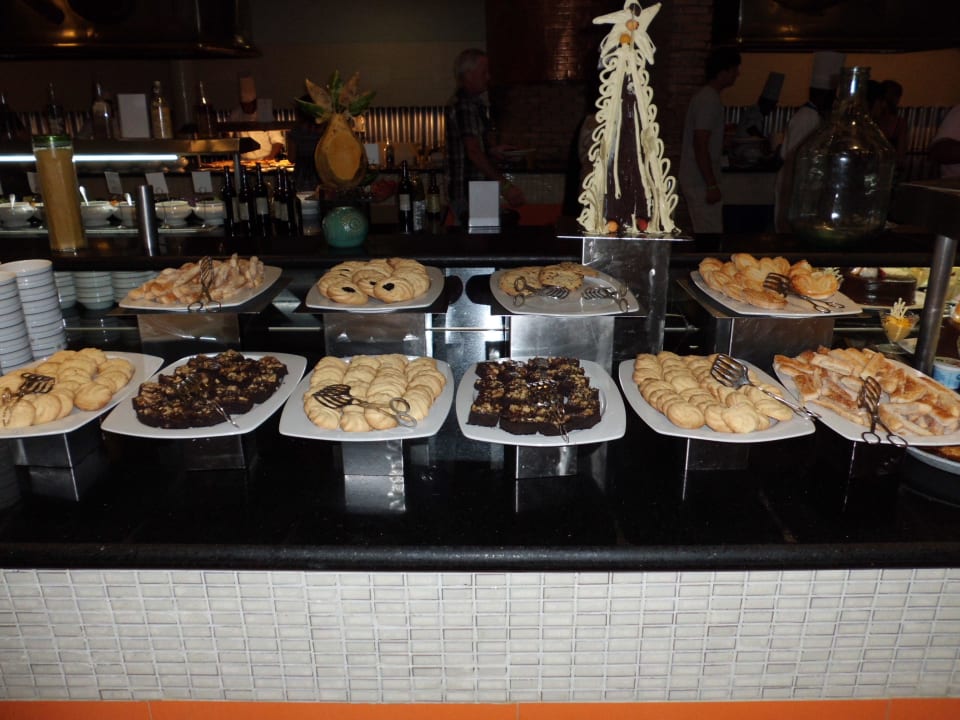 Abendessen im Hauptrestaurant Iberostar Waves Dominicana