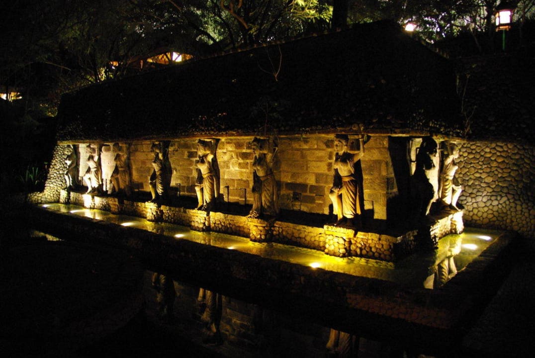 Wasserspiele bei Nacht The Laguna A Luxury Collection Resort & Spa