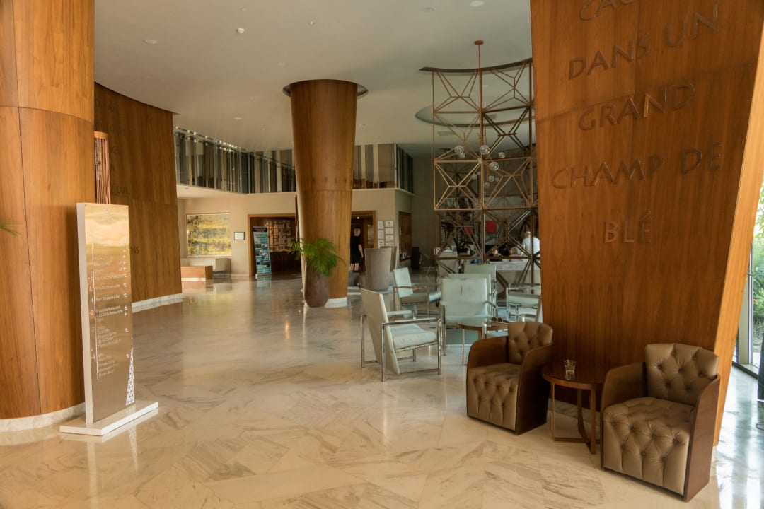 Lobby Side Star Elegance