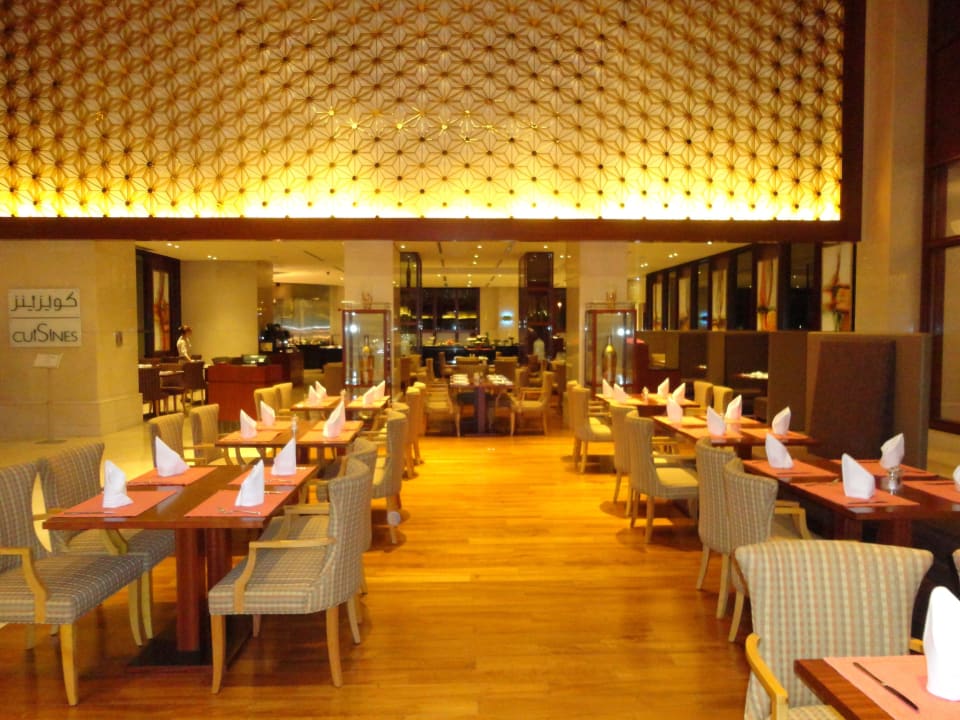 Frühstücksbereich  Crowne Plaza Jumeirah Dubai