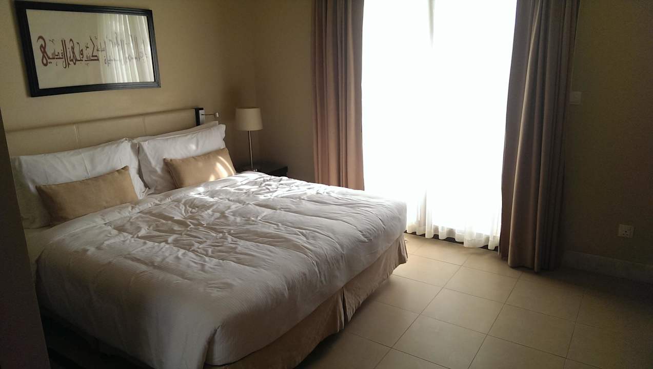 Doppelbett in Villa The Cove Rotana Resort