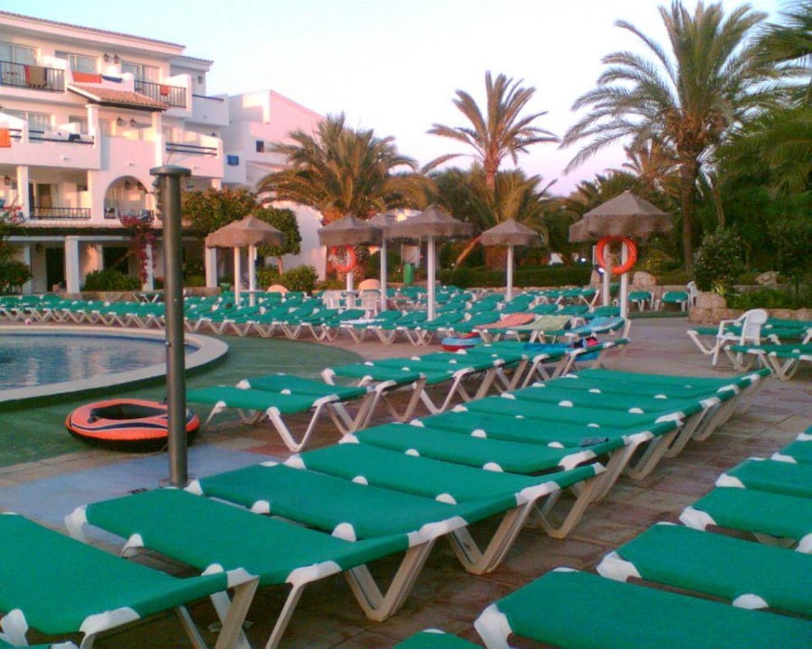 Poollandschaft FERGUS Style Bahamas