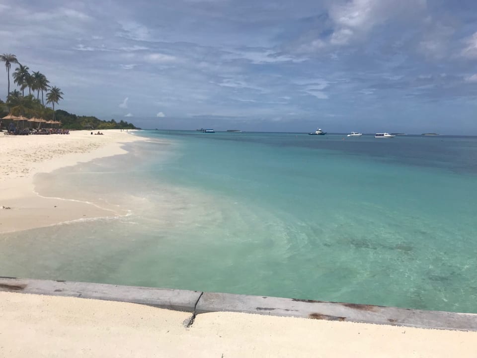 Strand Kuredu Island Resort & Spa