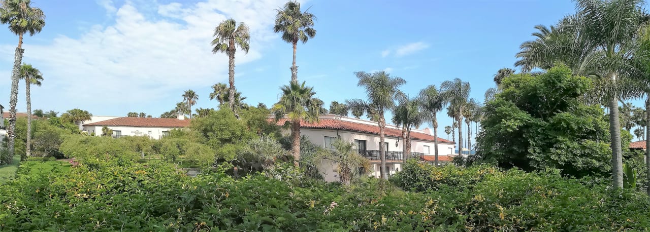 Außenansicht Hilton Santa Barbara Beachfront Resort