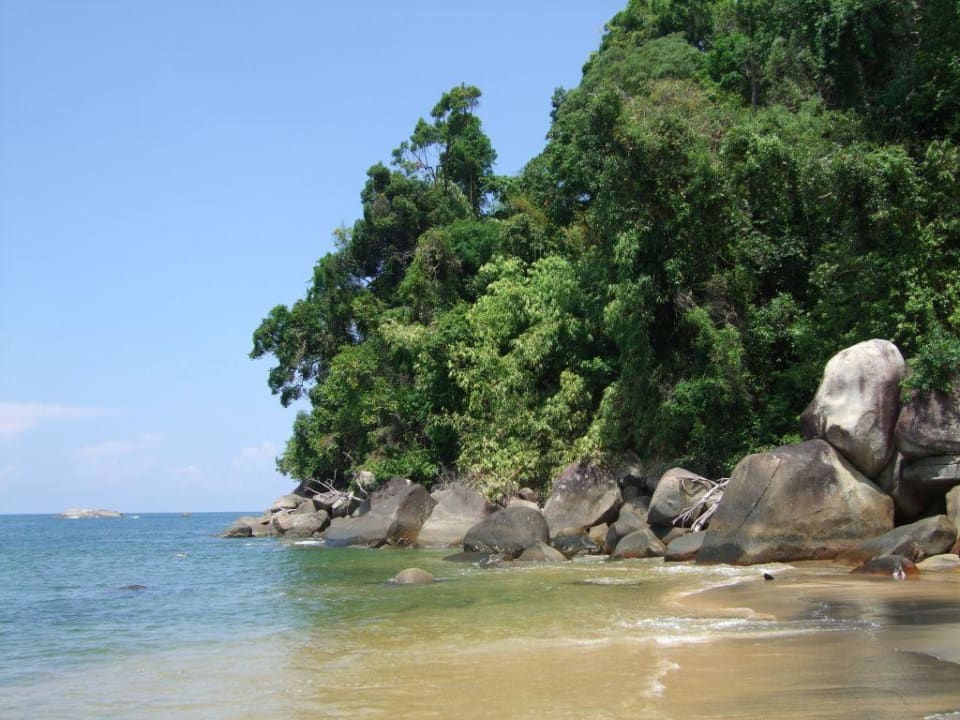 Am Strand direkt rechts vom The Briza The Briza Beach Resort Khaolak