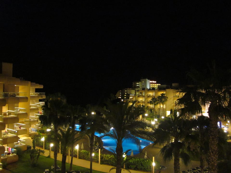 Blick zum Pool & Meer Hotel Tropic Garden