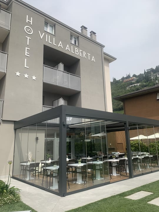 Außenansicht Hotel Villa Alberta