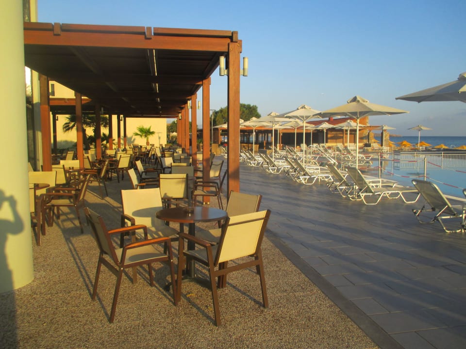 Pool und Sitzmöglichkeit Bar Sentido Unique Blue! Resort and Villas