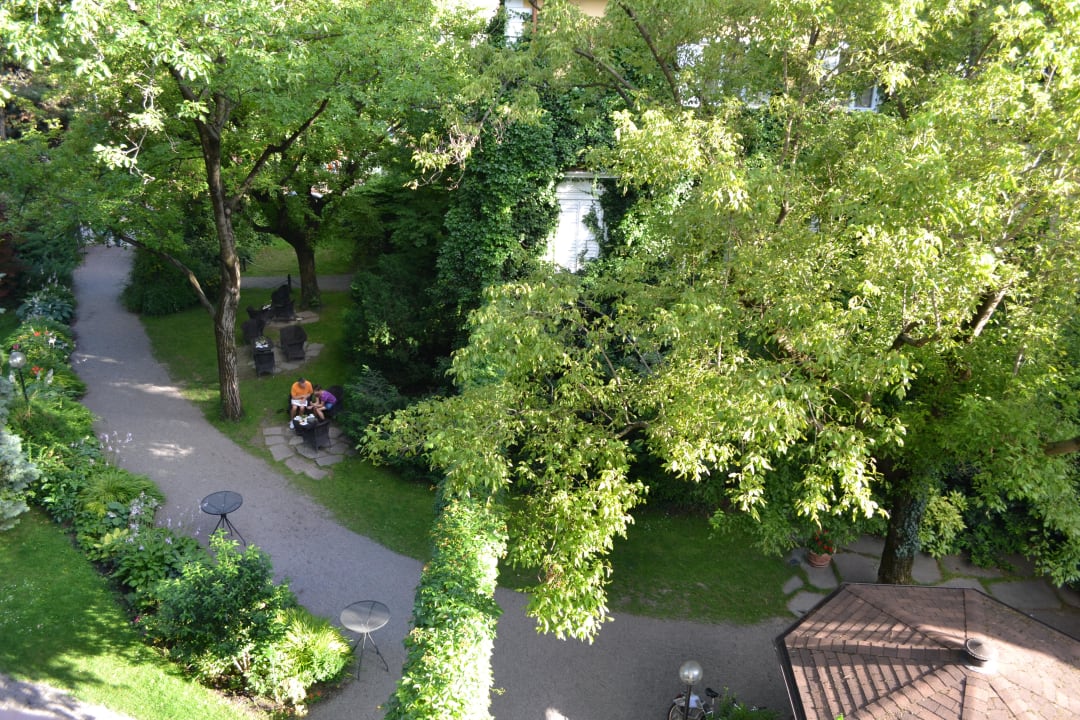 "Der Garten" Parkhotel Luna Mondschein (Bolzano / Bozen) • HolidayCheck