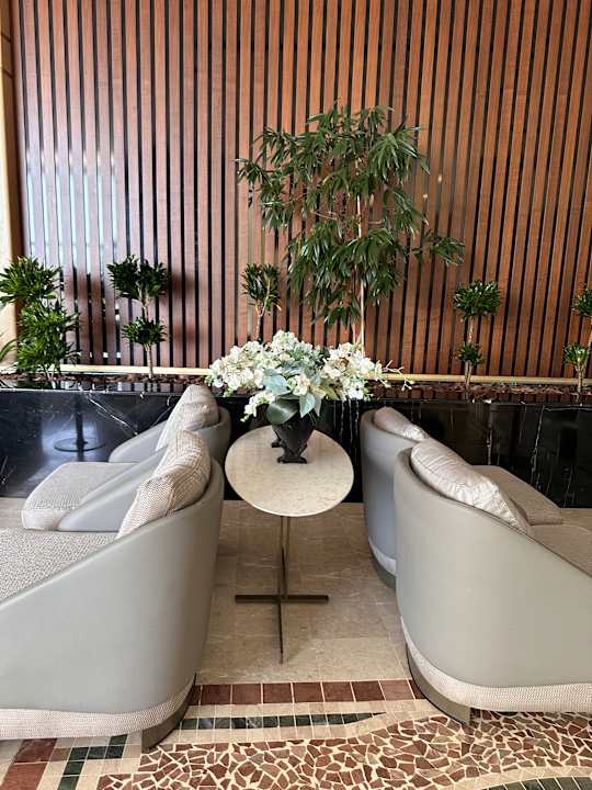 Lobby Hotel Miracle Resort