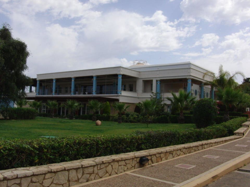 Gebäude mit Fitnesscenter Aldemar Olympian Village