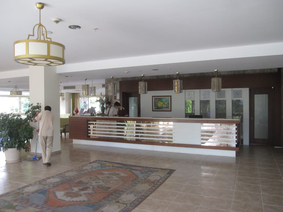 Eingangsbereich Trendy Side Beach Hotel - Adults only