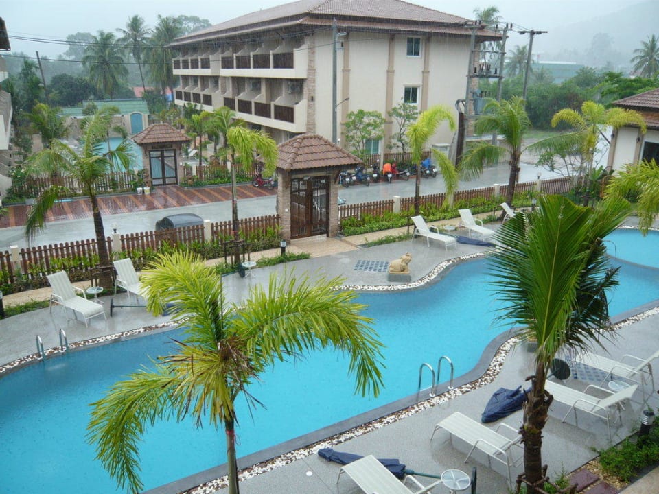 Blick vom Balkon Hotel Whispering Palms Resort Residence