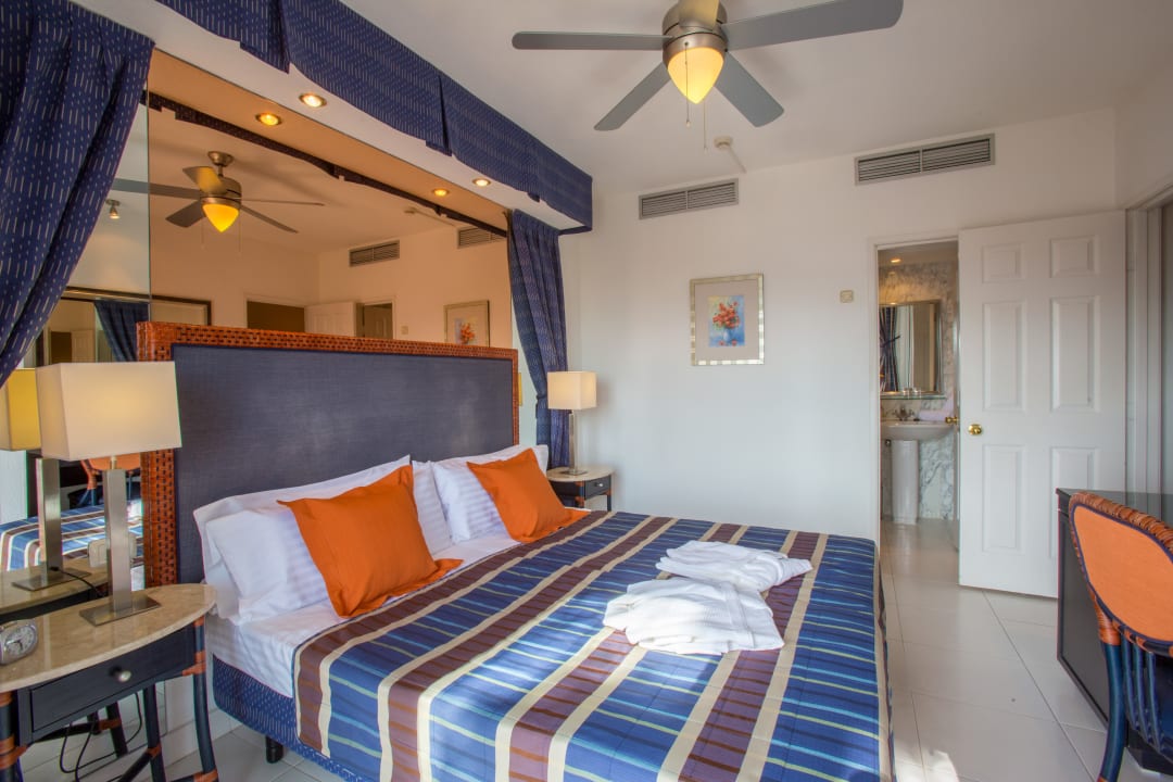 Zimmer The Suites at Beverly Heights