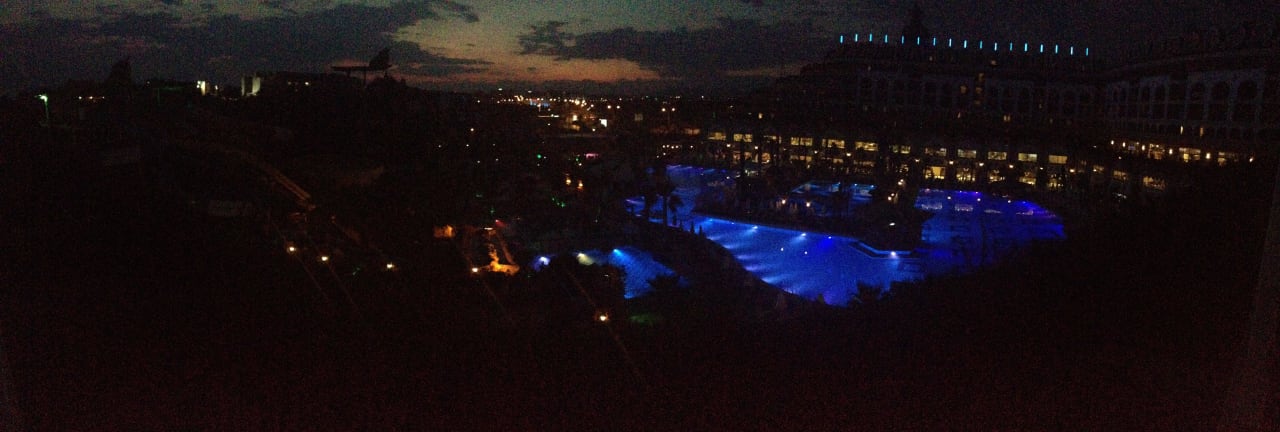 Pool in the night Crystal Sunset Pearl Collection