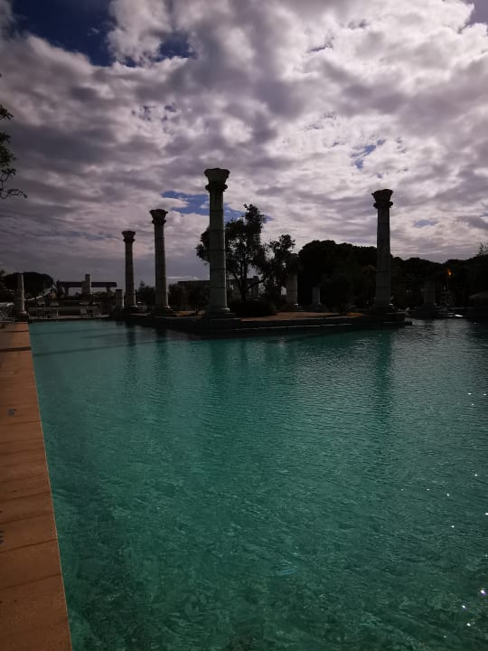 Pool Xanadu Resort Hotel