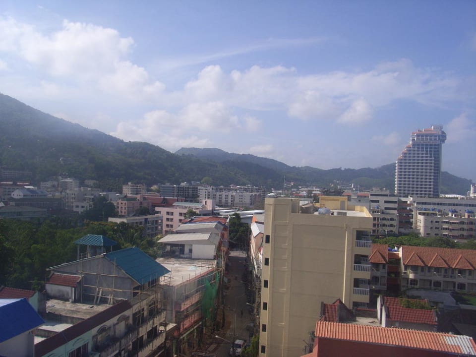 Ausblick in die Nachbarschaft PGS Hotels Patong