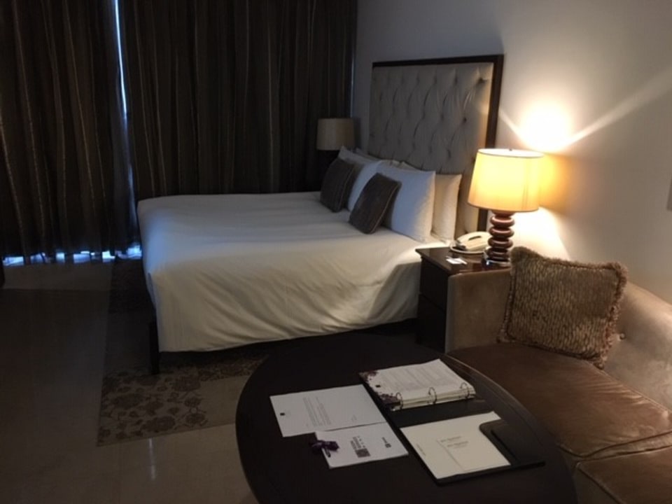 Zimmer Oakwood Premier Joy-Nostalg Center Manila