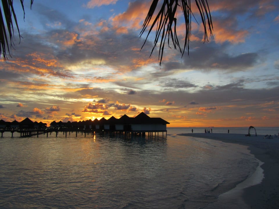 Sunset ROBINSON MALDIVES