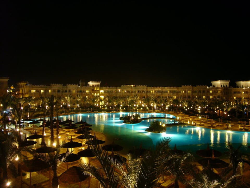 Bei Nacht Pickalbatros Palace Resort