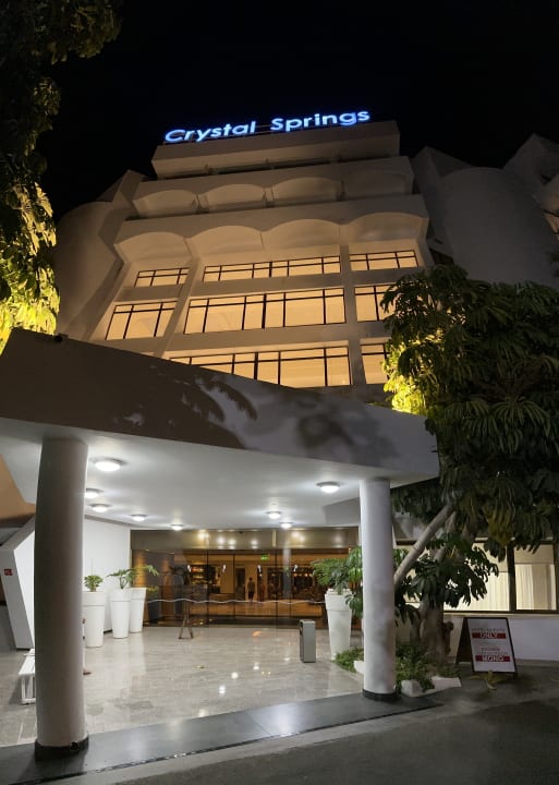 Außenansicht Crystal Springs Beach Hotel