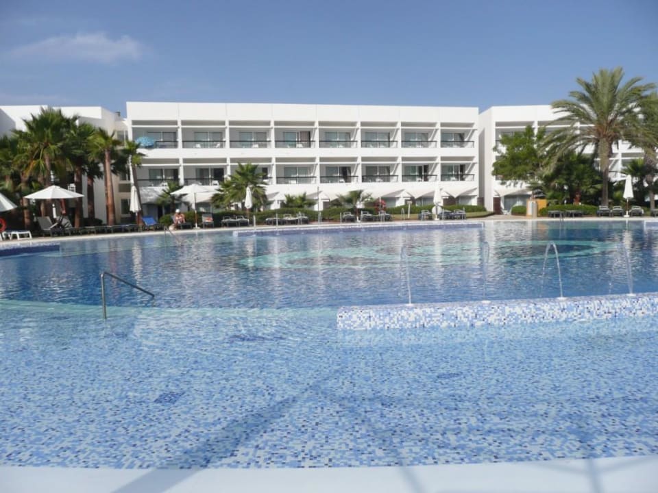 1. Außenpool Grand Palladium Select Palace Ibiza