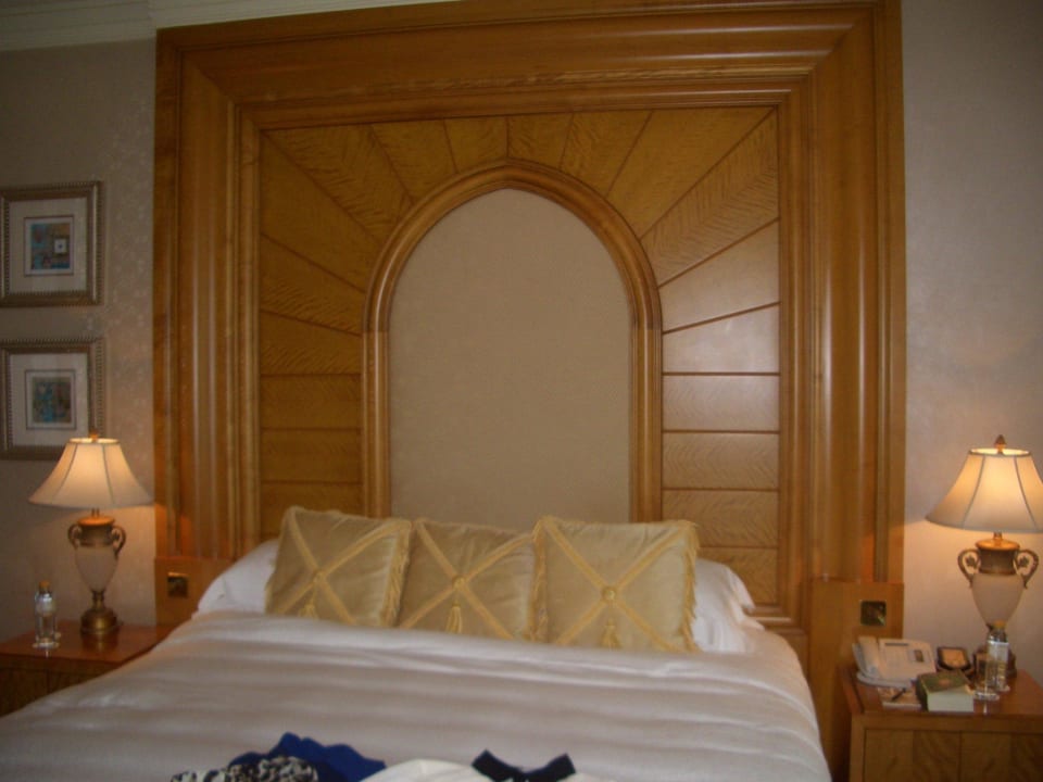 Grosses Doppelbett Emirates Palace Mandarin Oriental