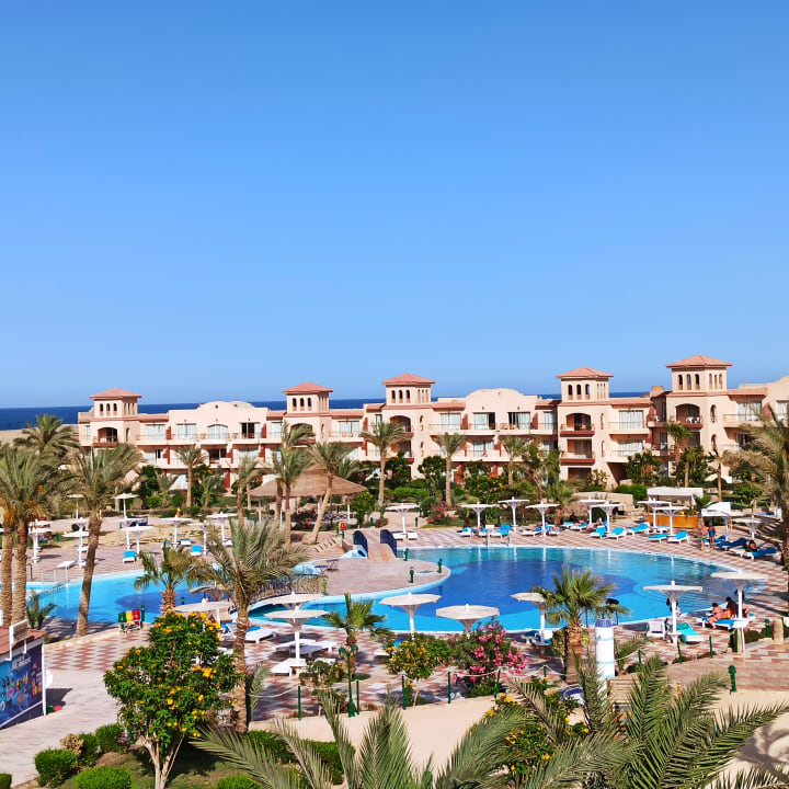 Pool Pensée Royal Garden Beach Resort