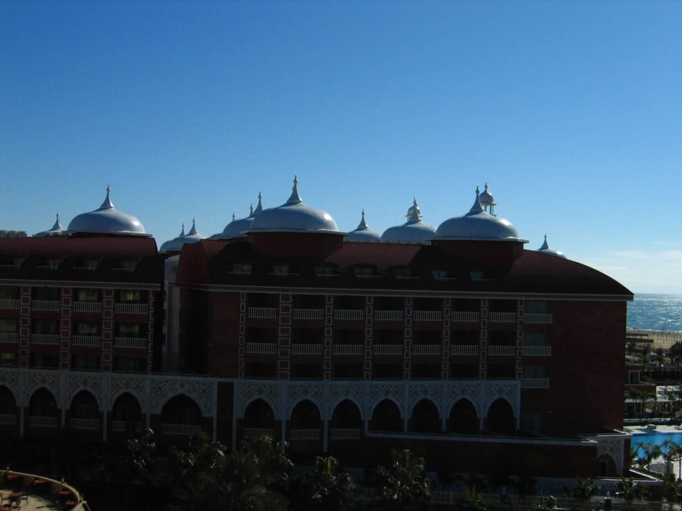 Von links aufgenommen Royal Taj Mahal Hotel