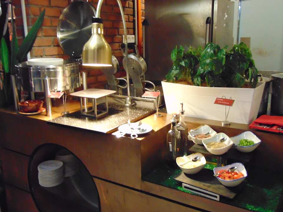 Gastro Movenpick Hotel & Convention Centre KLIA