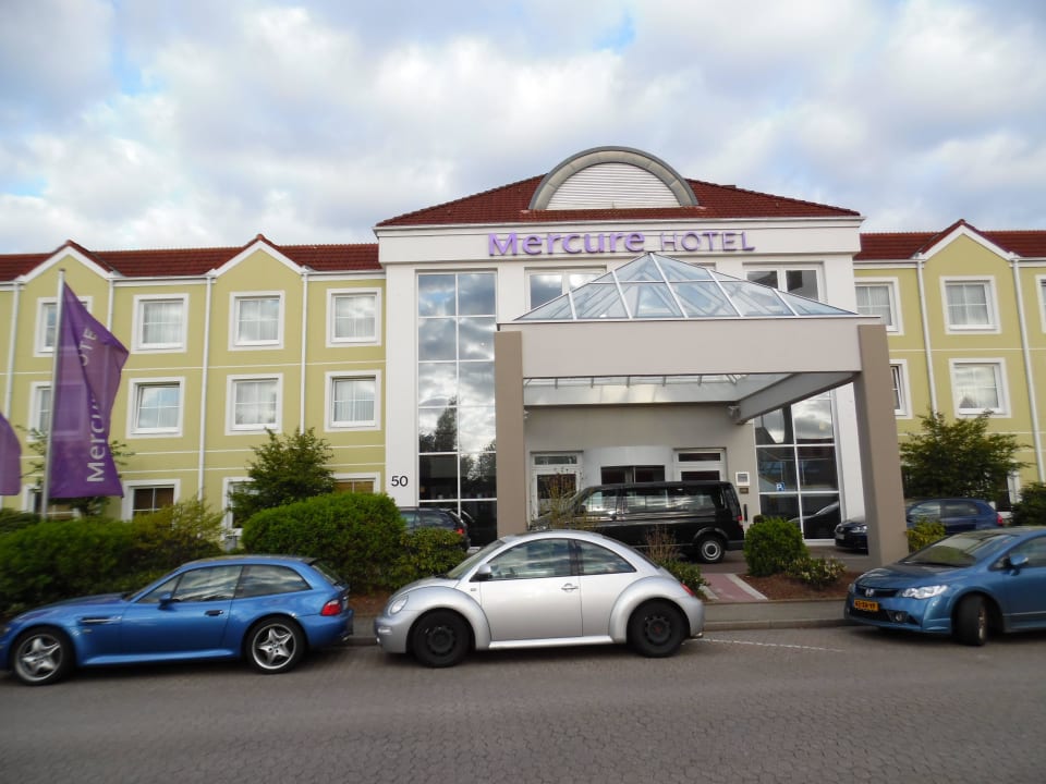 Eingang Mercure Hotel Düsseldorf Ratingen