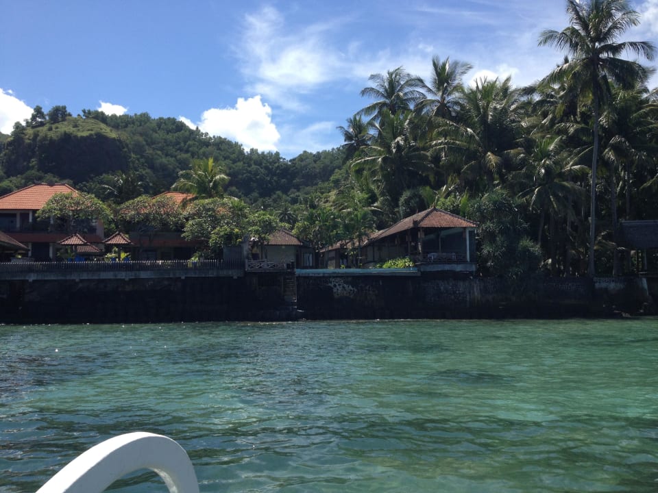 Das Natia vom Boot aus The Natia Hotel