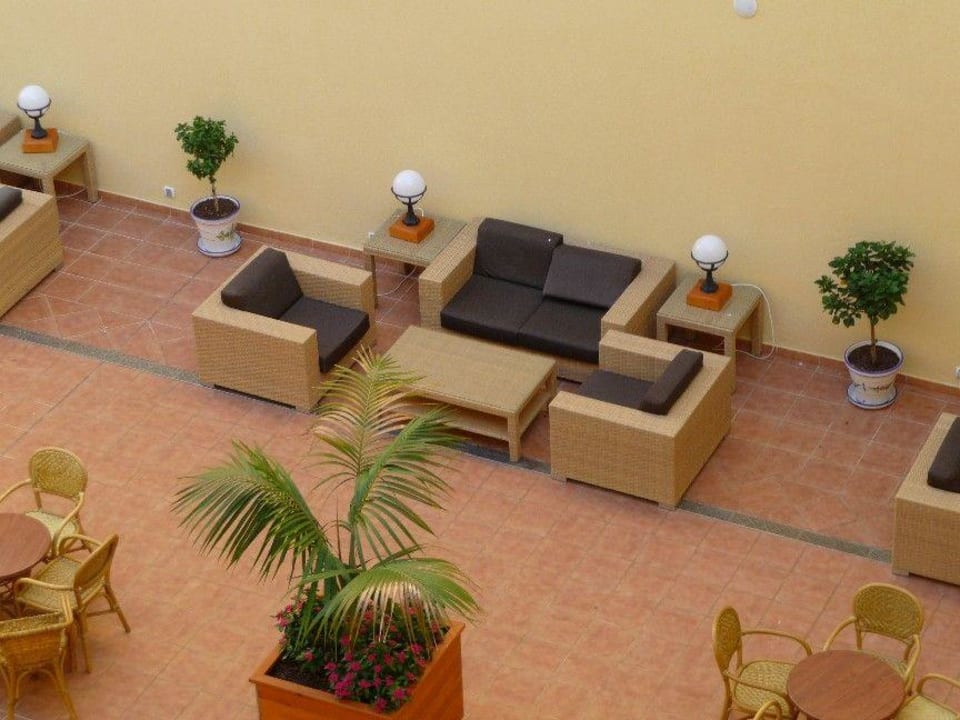 Innenhof Playamarina Hotel