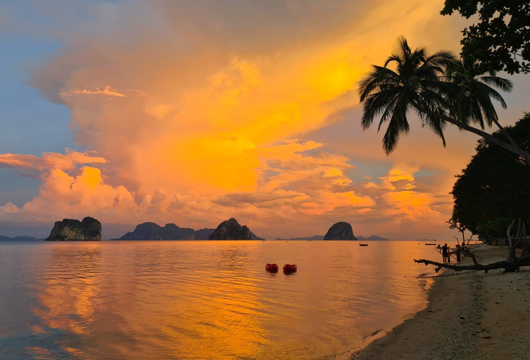 Strand Hotel Thapwarin Resort