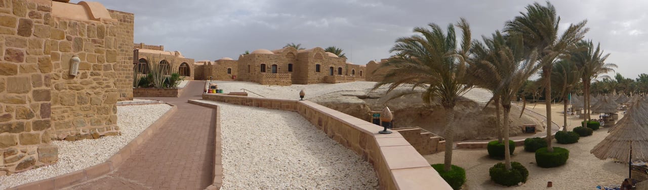 Treppe zum Strand Mövenpick Resort El Quseir