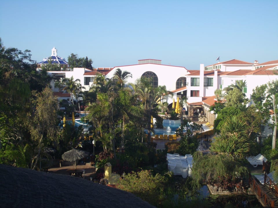 Auf den Garten und den Pool Park Club Europe