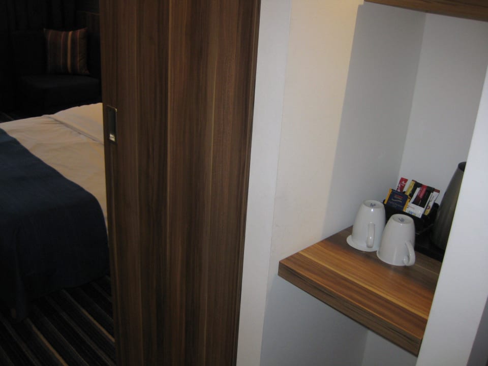 Kaffee-Kocher-Ecke Holiday Inn Express Augsburg