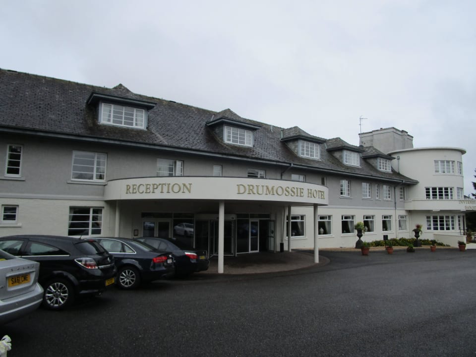 Riesiger Parkplatz Macdonald Drumossie Hotel